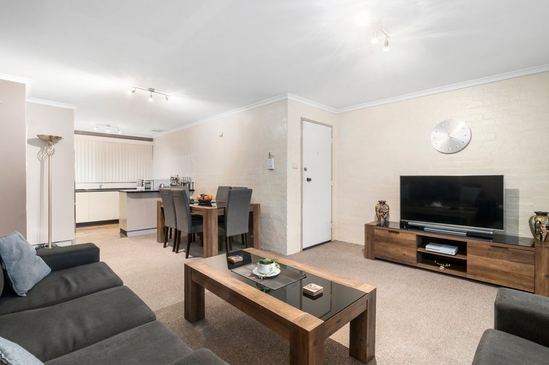 Photo - 35/7 Medley Street, Chifley ACT 2606 - Image 3