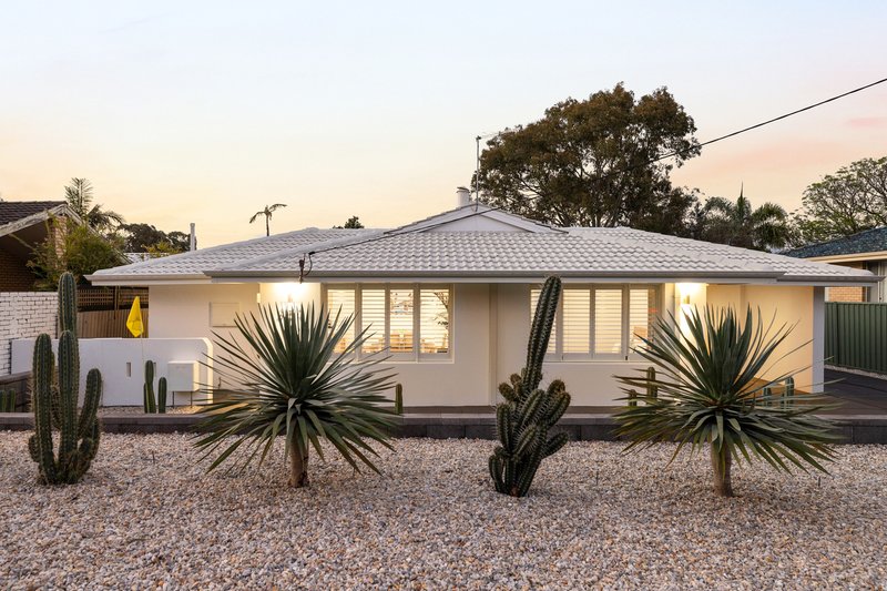 Photo - 357 North Beach Road, Karrinyup WA 6018 - Image 1