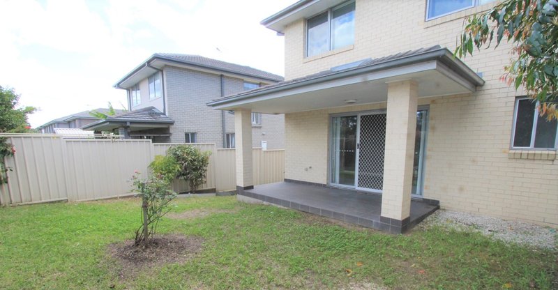 Photo - 3/570 Sunnyholt Road, Stanhope Gardens NSW 2768 - Image 7