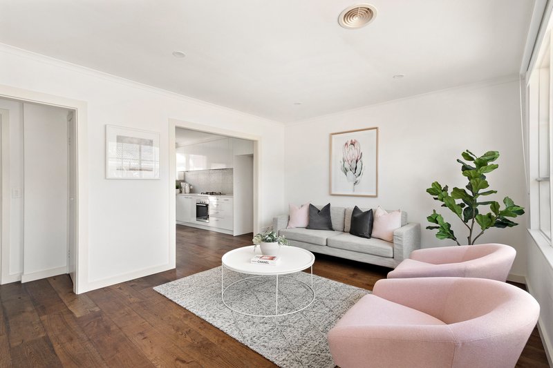 Photo - 3/571 Neerim Road, Hughesdale VIC 3166 - Image 3