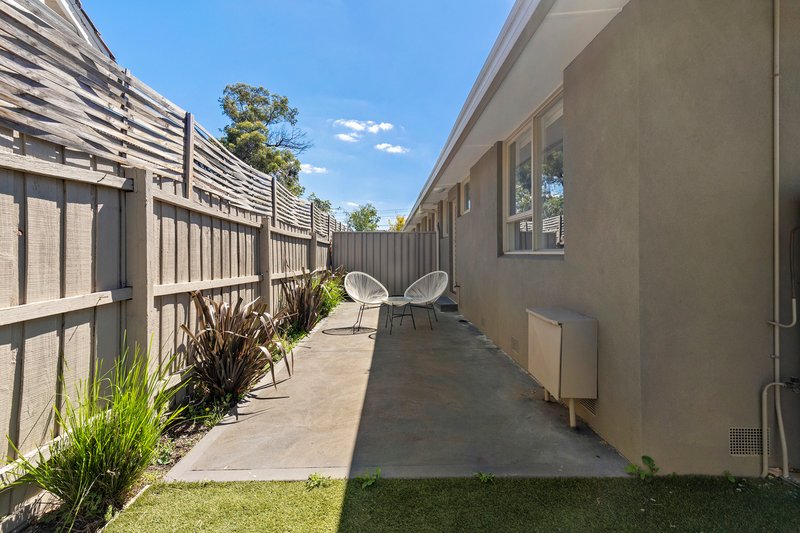 Photo - 3/571 Neerim Road, Hughesdale VIC 3166 - Image 8