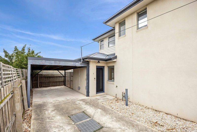 Photo - 3/58 Bacchus Marsh Road, Corio VIC 3214 - Image 2