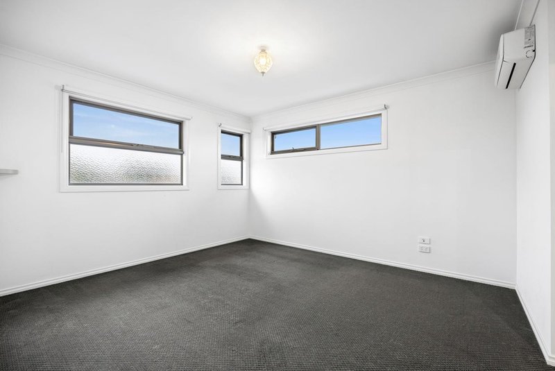 Photo - 3/58 Bacchus Marsh Road, Corio VIC 3214 - Image 6