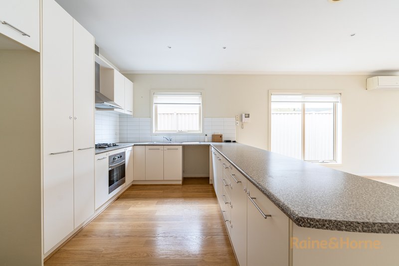 Photo - 3/58 Moore Street, Coburg VIC 3058 - Image 4