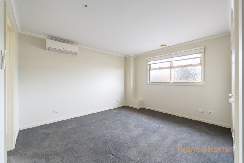 Photo - 3/58 Moore Street, Coburg VIC 3058 - Image 5