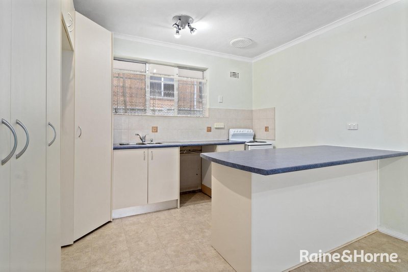 Photo - 3/59 Donald Road, Karabar NSW 2620 - Image 2
