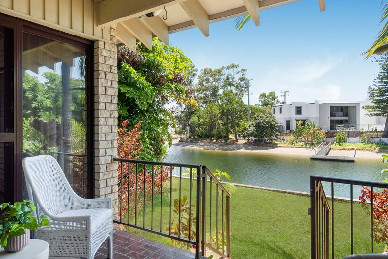 Photo - 3/59 Hooker Boulevard, Broadbeach Waters QLD 4218 - Image 1
