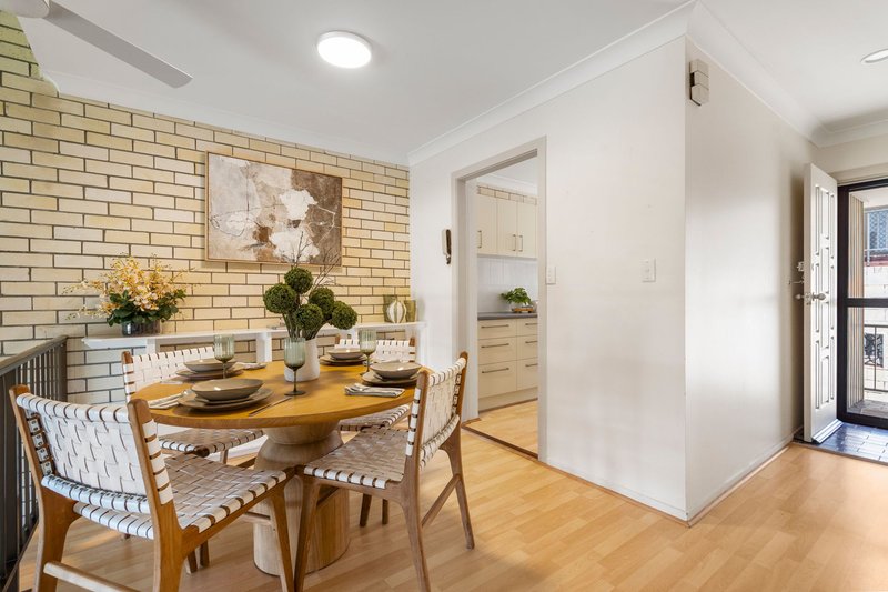 Photo - 3/59 Hooker Boulevard, Broadbeach Waters QLD 4218 - Image 8