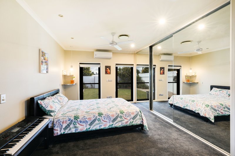 Photo - 35a Beverley Crescent, Broadbeach Waters QLD 4218 - Image 20