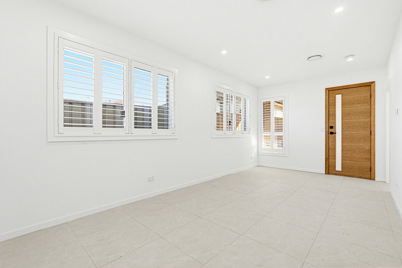 Photo - 35a Boonoke Crescent, Miller NSW 2168 - Image 2