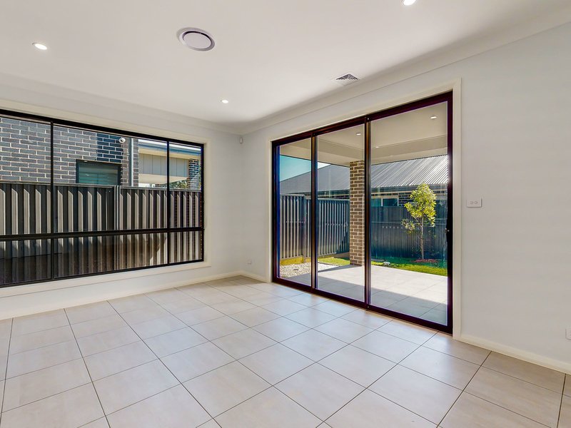 Photo - 35a Dapple Street, Austral NSW 2179 - Image 4