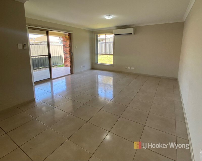 Photo - 35a Melbourne Road, Wadalba NSW 2259 - Image 2