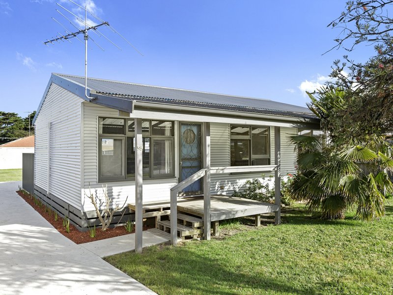 35B Bayside Avenue, St Leonards VIC 3223