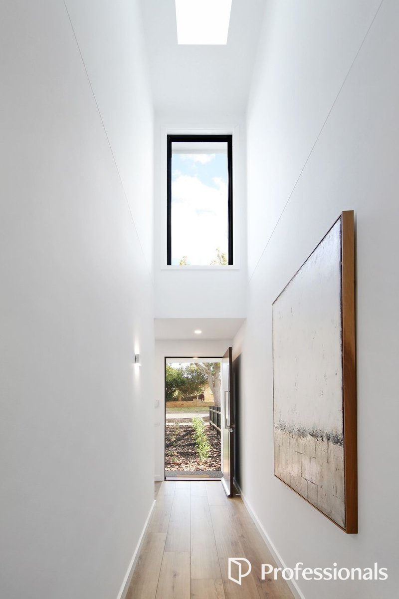 Photo - 35B Orange Street, Bentleigh East VIC 3165 - Image 2