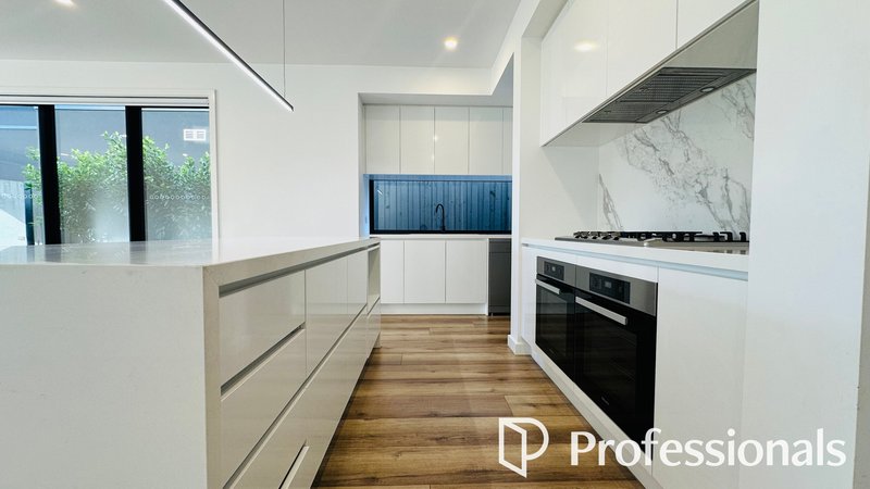 Photo - 35B Orange Street, Bentleigh East VIC 3165 - Image 6