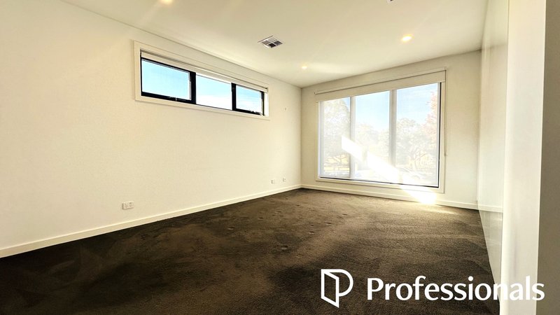 Photo - 35B Orange Street, Bentleigh East VIC 3165 - Image 12