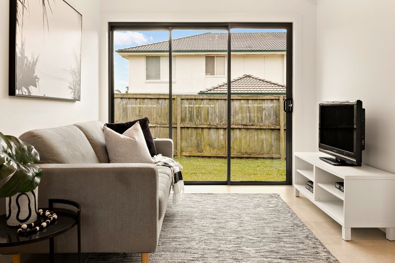 Photo - 36 - 36a Purpletop Drive, Kellyville NSW 2155 - Image 7