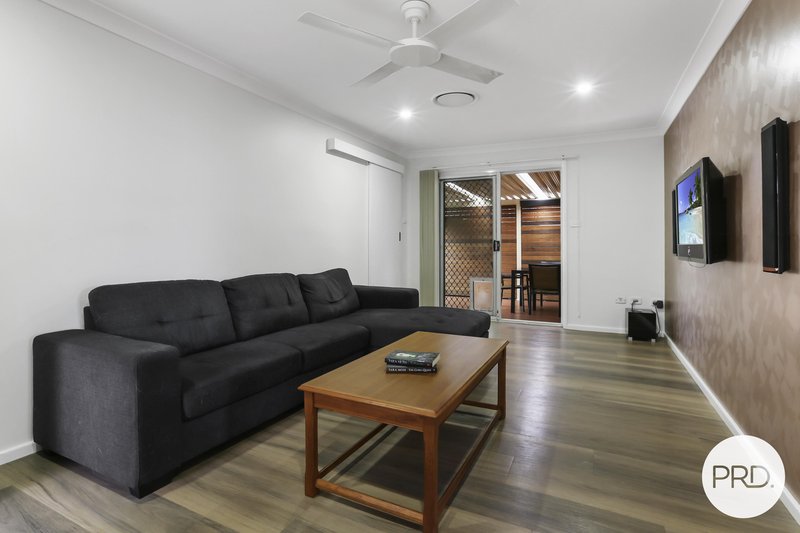 Photo - 3/6-8 Darren Avenue, Kanahooka NSW 2530 - Image 3
