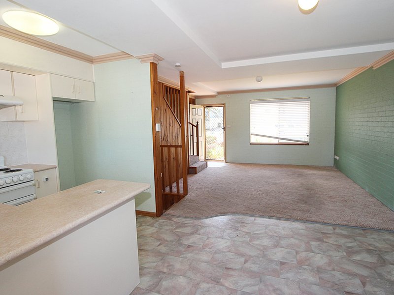 Photo - 3/6-8 Muir Street, Harrington NSW 2427 - Image 2