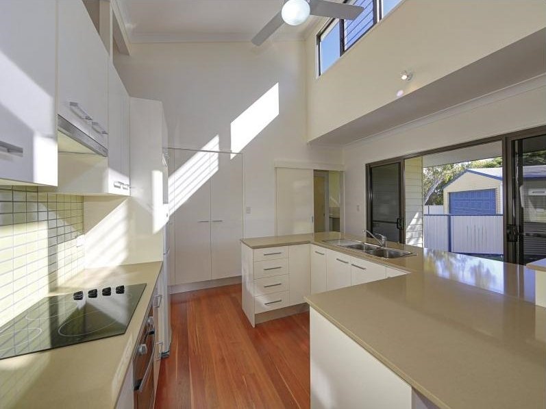 Photo - 36 Acacia Street, Moore Park Beach QLD 4670 - Image 4