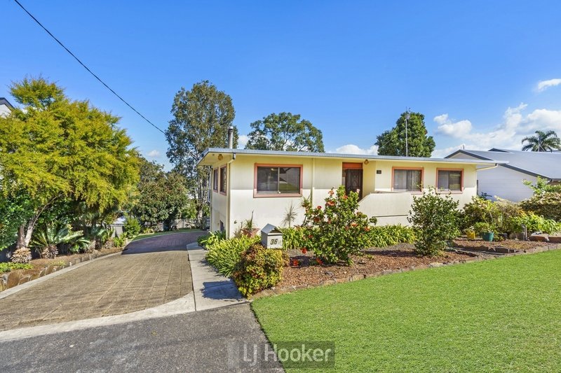 Photo - 36 Alkrington Avenue, Fishing Point NSW 2283 - Image 2