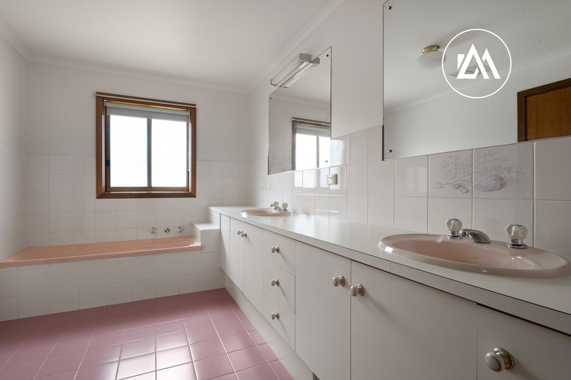 Photo - 36 Amblecote Crescent, Mulgrave VIC 3170 - Image 10