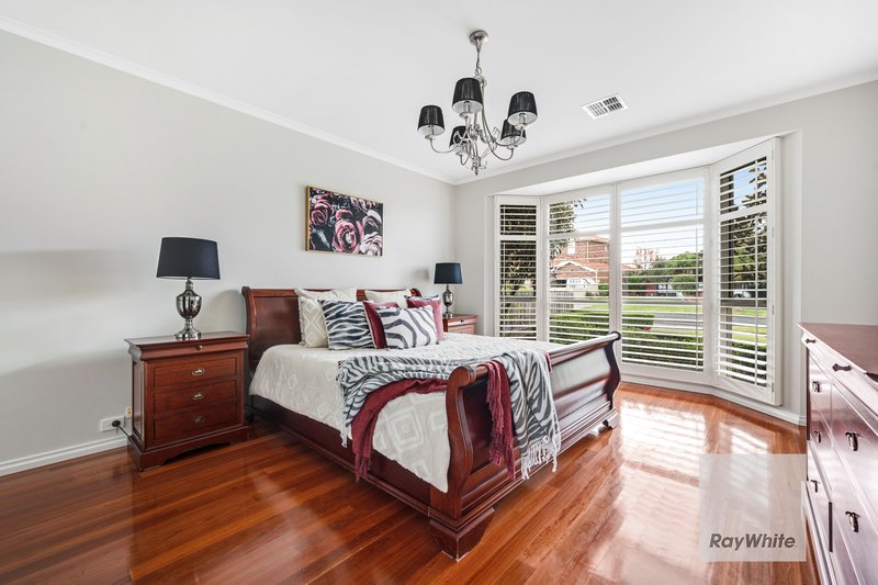 Photo - 36 Ambleside Road, Greenvale VIC 3059 - Image 5