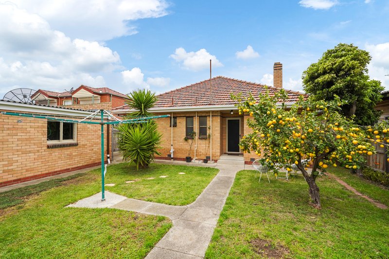 Photo - 36 Anselm Grove, Glenroy VIC 3046 - Image 2