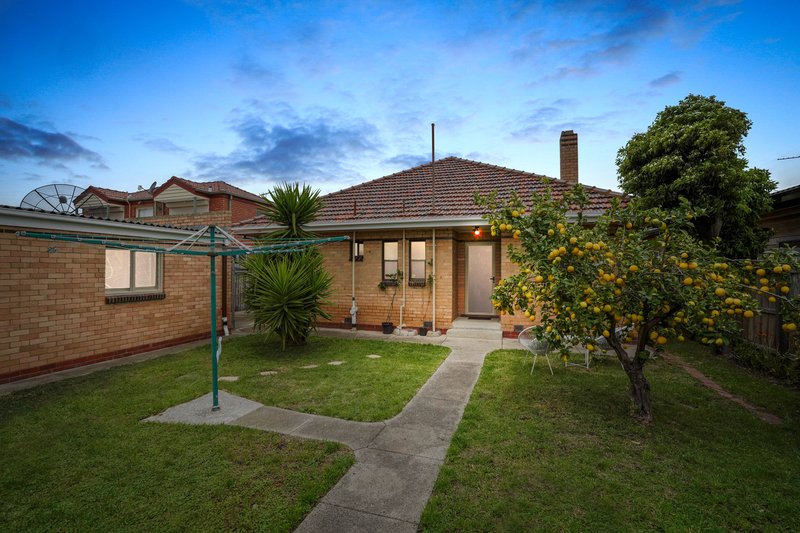 Photo - 36 Anselm Grove, Glenroy VIC 3046 - Image 12