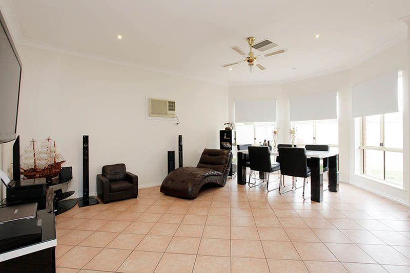 Photo - 36 Attingham Crecent , Oakden SA 5086 - Image 3