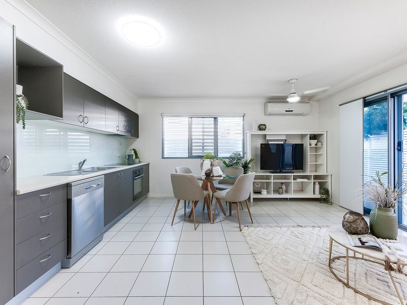 Photo - 3/6 Babarra Street, Stafford QLD 4053 - Image 2