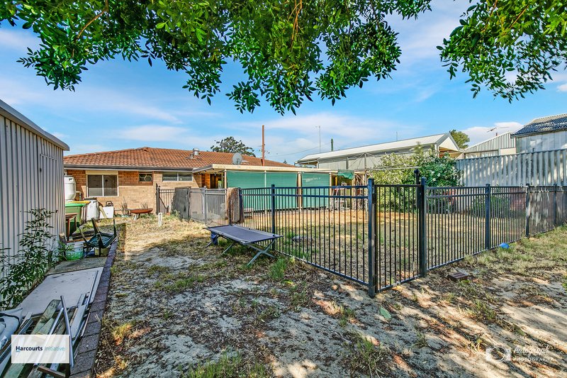 Photo - 36 Bardsley Avenue, Girrawheen WA 6064 - Image 21