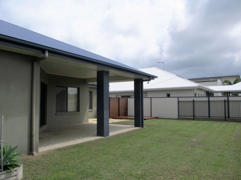 Photo - 36 Barklya Crescent, Bongaree QLD 4507 - Image 2