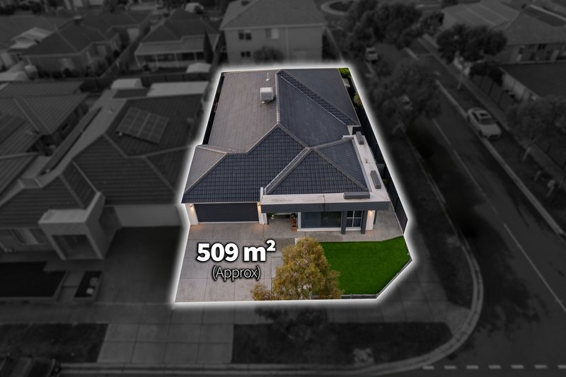 Photo - 36 Biltmore Crescent, Roxburgh Park VIC 3064 - Image 33