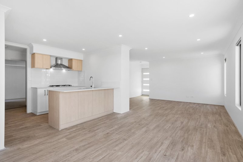 Photo - 36 Bindarri Loop, Yanchep WA 6035 - Image 5