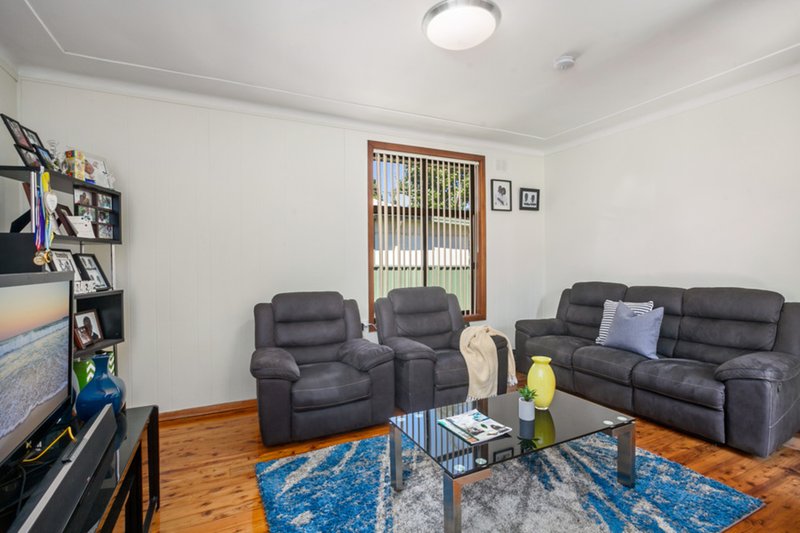 Photo - 36 Blackman Parade, Unanderra NSW 2526 - Image 2