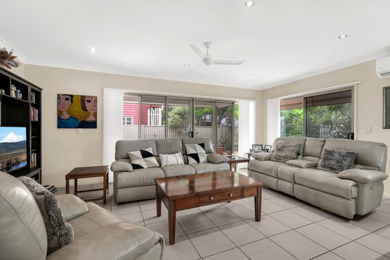 Photo - 36 Blackwood Street, Sherwood QLD 4075 - Image 2