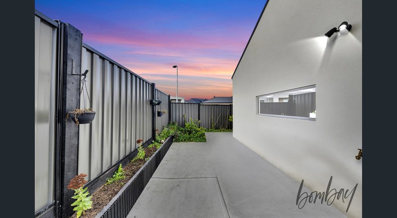 Photo - 36 Bonnyview Road, Craigieburn VIC 3064 - Image 15