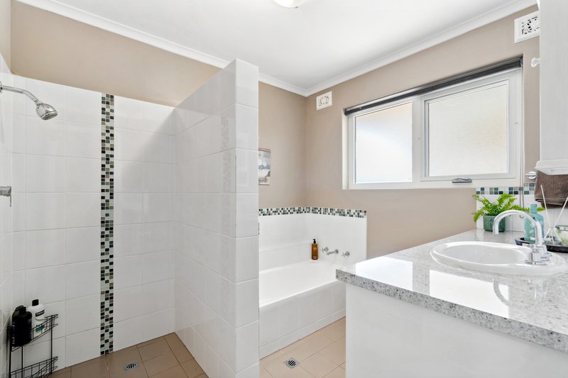 Photo - 36 Broadmeadow Drive, Flagstaff Hill SA 5159 - Image 19