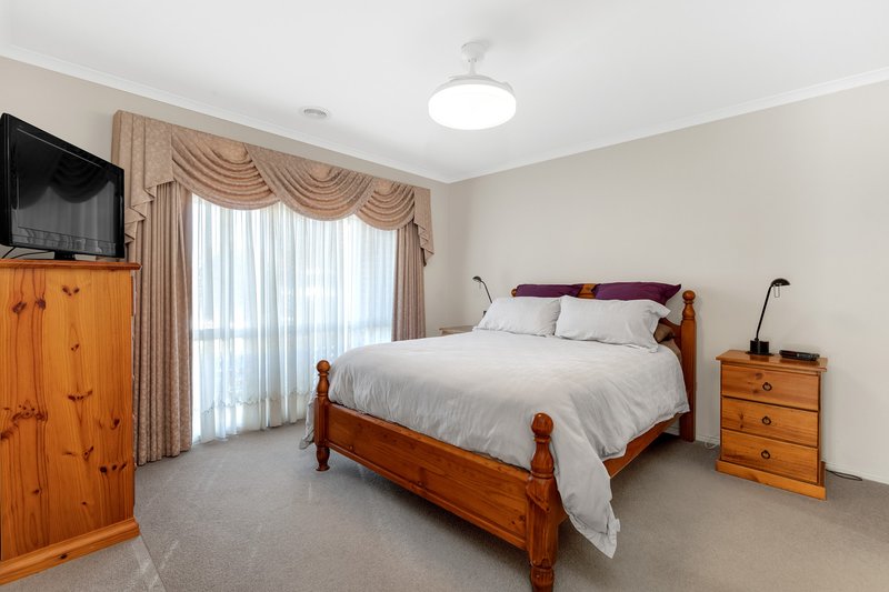 Photo - 36 Brookville Avenue, Werribee VIC 3030 - Image 7