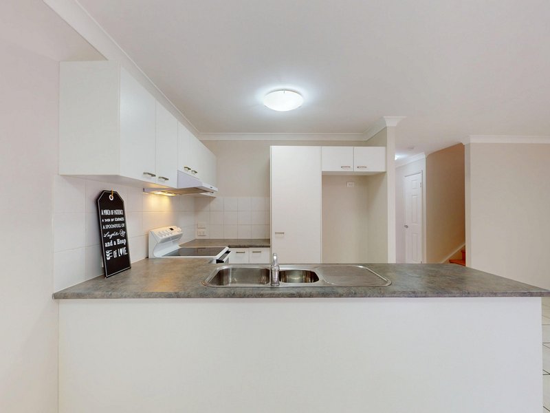 Photo - 3/6 Butcher Avenue, Lawnton QLD 4501 - Image 4