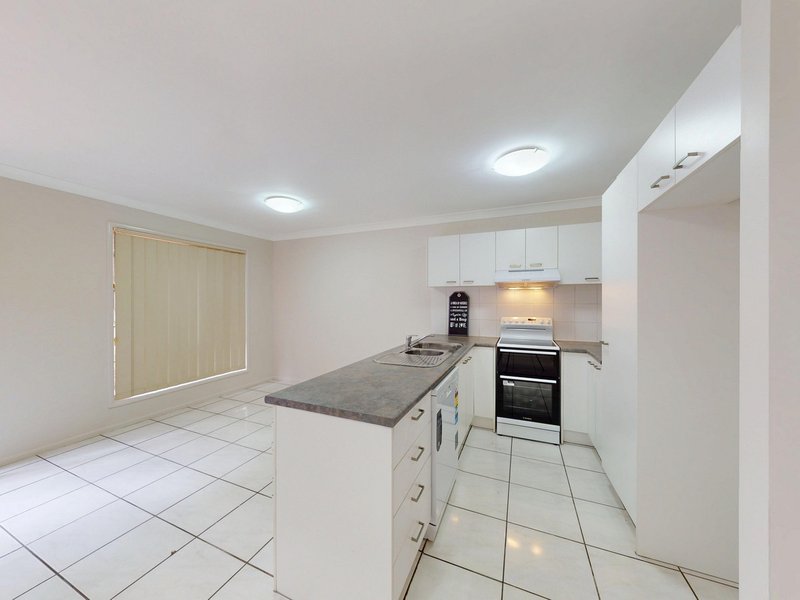 Photo - 3/6 Butcher Avenue, Lawnton QLD 4501 - Image 5
