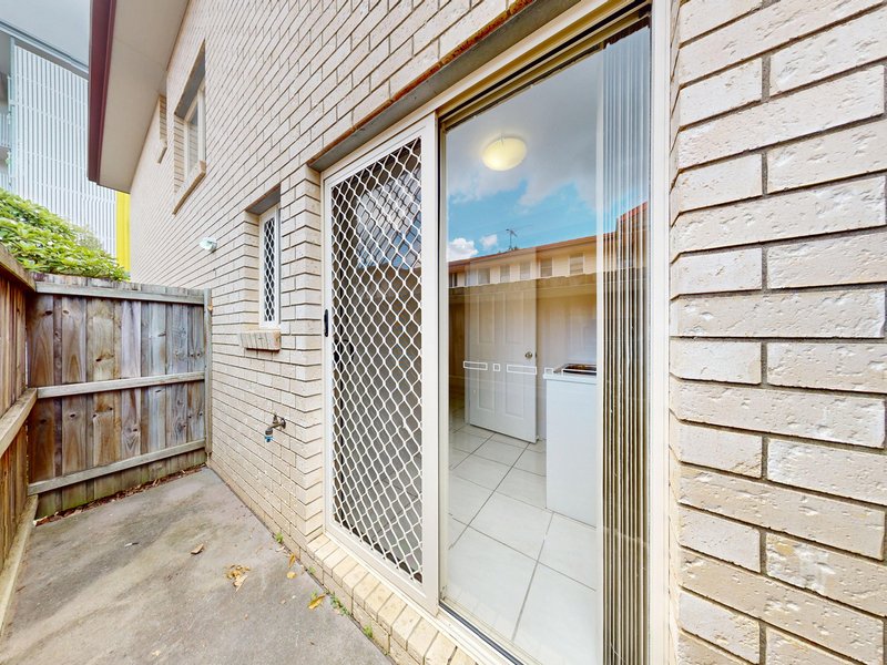 Photo - 3/6 Butcher Avenue, Lawnton QLD 4501 - Image 17