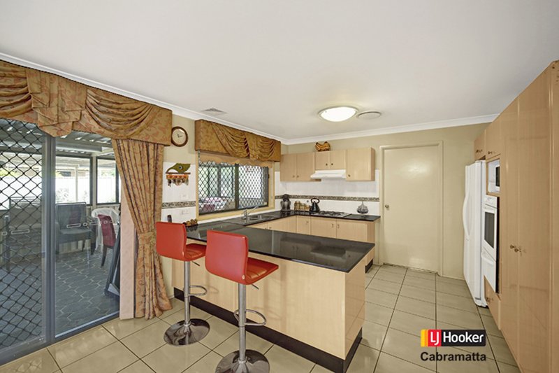 Photo - 36 Canberra Street, St Johns Park NSW 2176 - Image 5