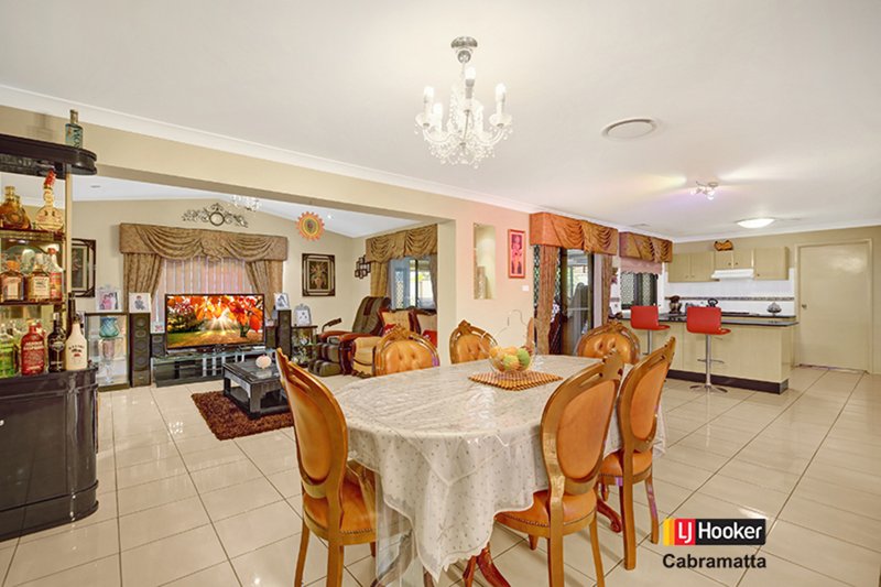 Photo - 36 Canberra Street, St Johns Park NSW 2176 - Image 6