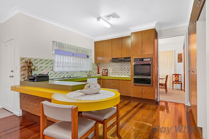 Photo - 36 Carnaby Street, Macgregor QLD 4109 - Image 6