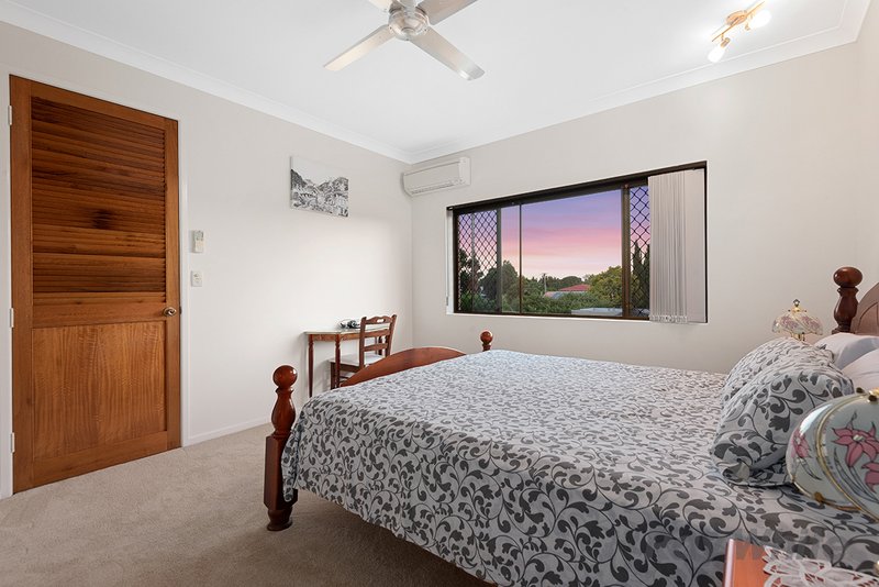 Photo - 36 Carnaby Street, Macgregor QLD 4109 - Image 14