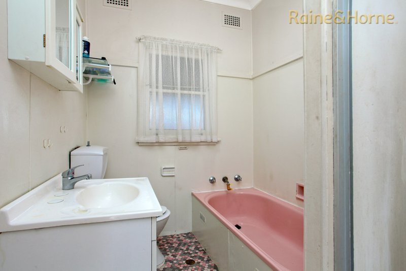 Photo - 36 Carpenter Street, Colyton NSW 2760 - Image 4