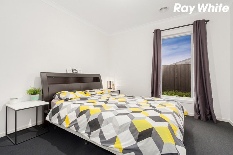 Photo - 36 Caversham Drive, Pakenham VIC 3810 - Image 14