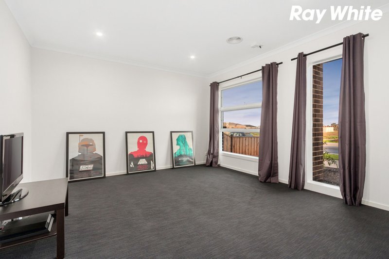 Photo - 36 Caversham Drive, Pakenham VIC 3810 - Image 18